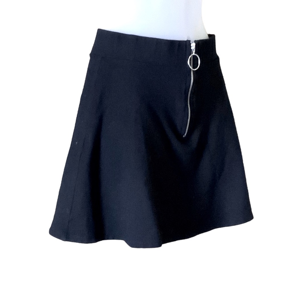 Forever 21 Skirt Black Skater Micro Mini Decorative Zipper Size Medium